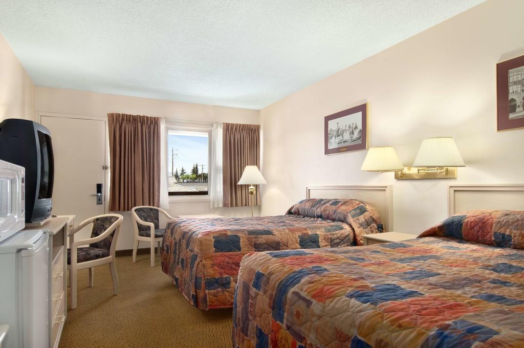 Thriftlodge Calgary North Экстерьер фото