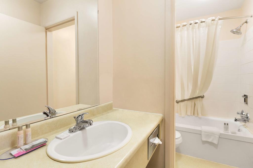 Thriftlodge Calgary North Экстерьер фото